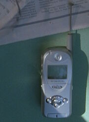 1x17 deleted andre phone