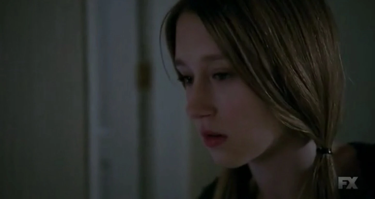 Image 302 Zoe.jpg American Horror Story Wiki Fandom powered by Wikia