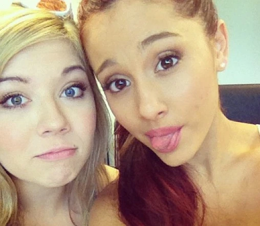 http://vignette2.wikia.nocookie.net/arianagrande/images/5/52/Ariana-Grande-Jennette-McCurdy-.jpg/revision/latest?cb=20140410012153
