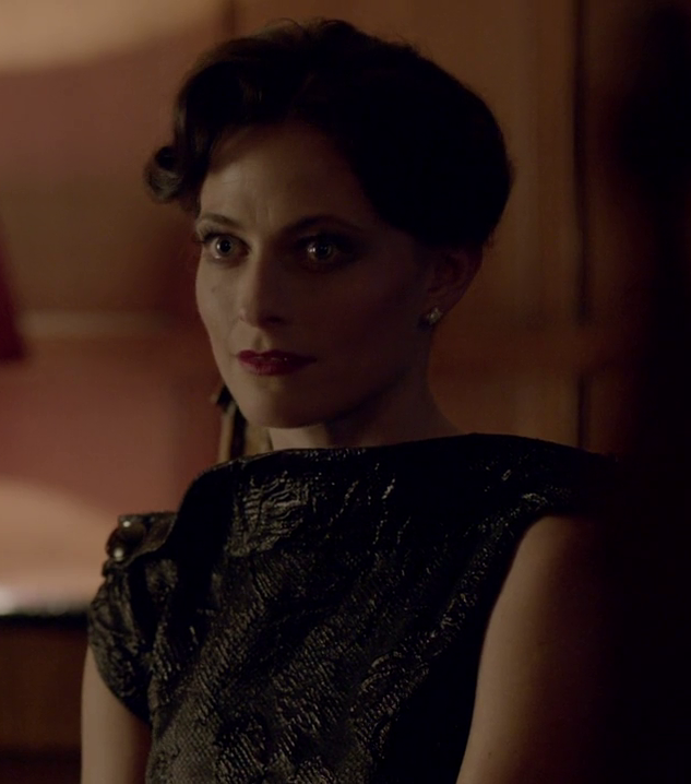 Irene Adler (Pulver) Baker Street Wiki FANDOM powered by Wikia