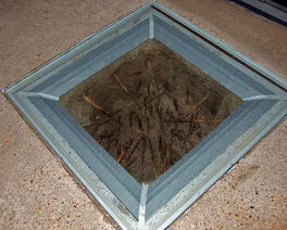 746px-Punji stake pit