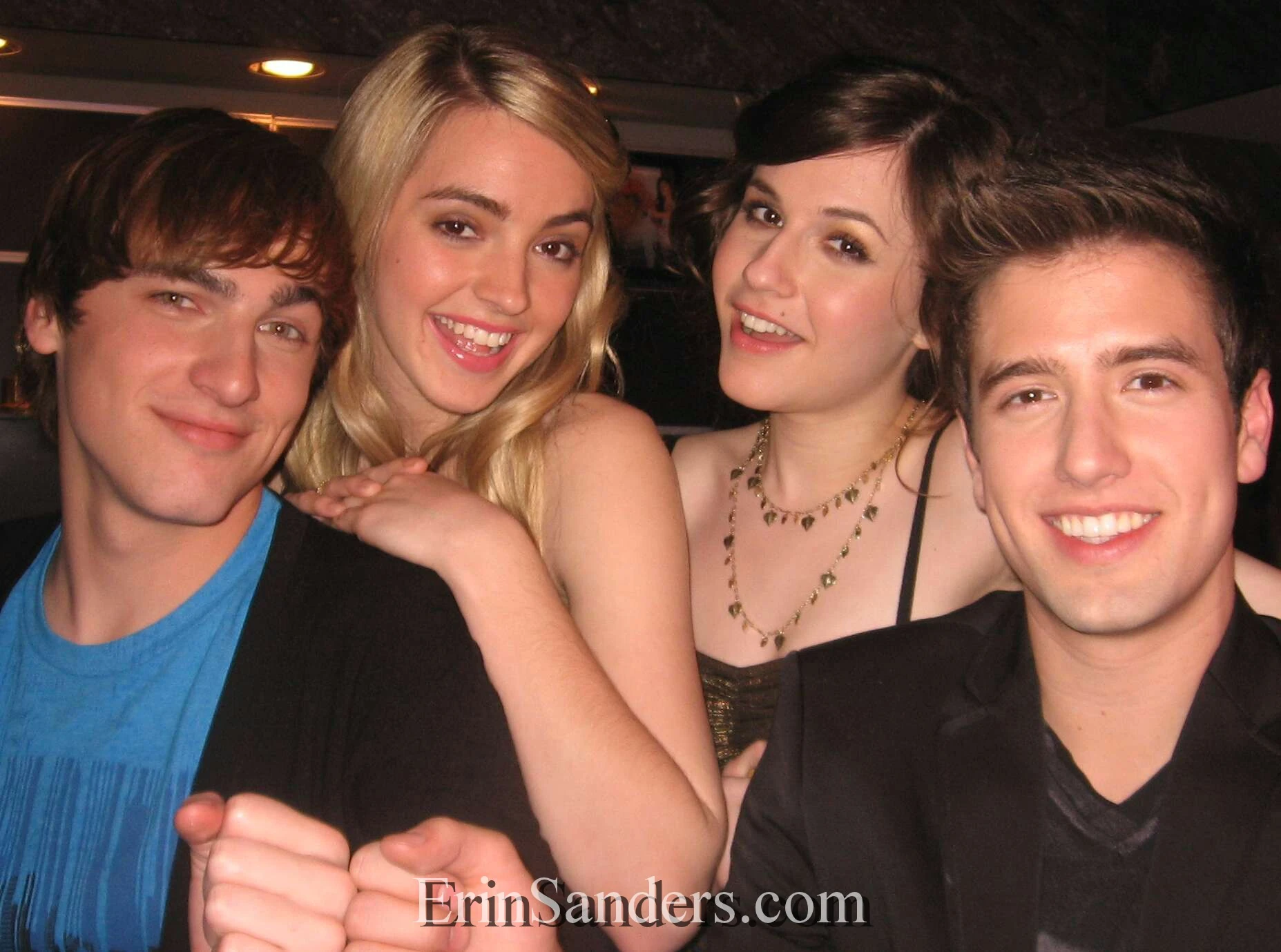 Image Kendall,Katelyn,Erin en Logan.jpg Big Time Rush Wiki Fandom powered by Wikia