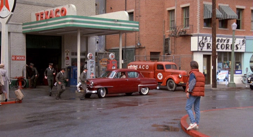 http://vignette2.wikia.nocookie.net/bttf/images/9/92/Texaco1955wide.jpg/revision/latest?cb=20080110081542