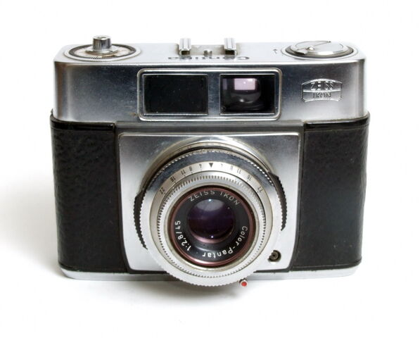 File:Zeiss Ikon Contina 01.jpg