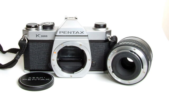 File:Pentax K1000 07.jpg