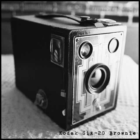 File:Six-20 brownie cam 001.jpg