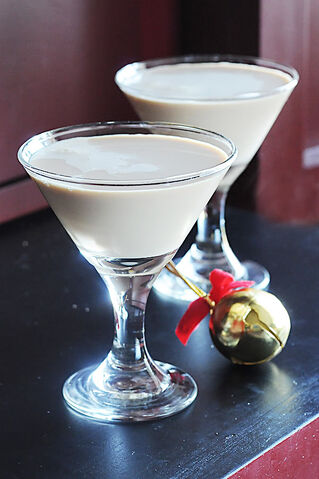 File:Vodka and milk 01.jpg