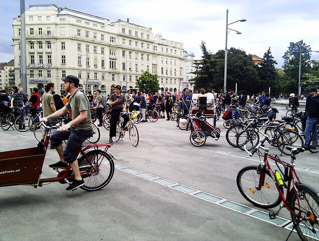 File:CMV Schwarzenbergplatz.jpg