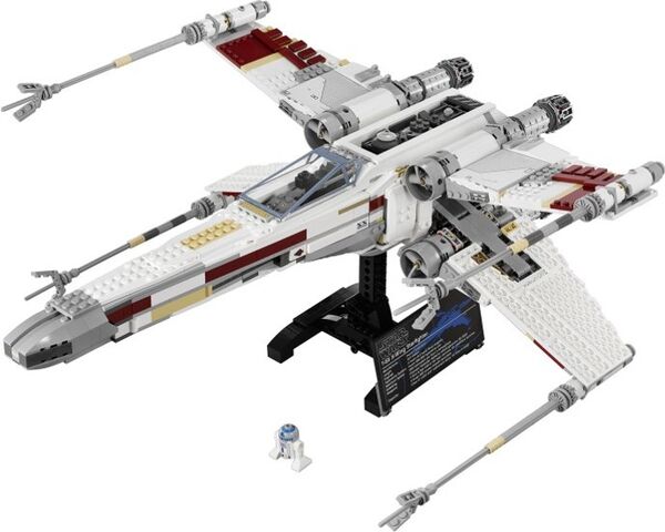 Datei:X-Wing Fighter10240.jpg