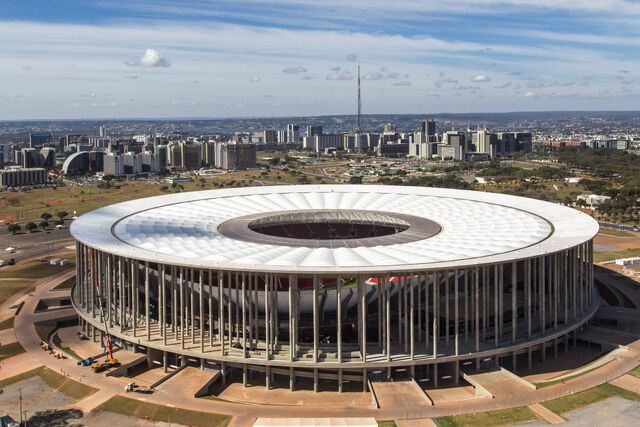 Datei:WM 2014 Stadion (5).jpg