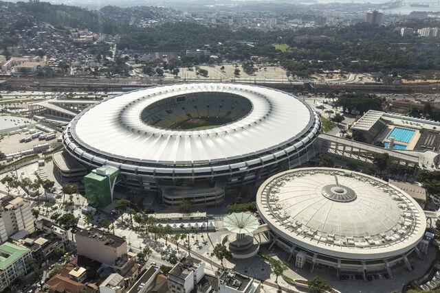 Datei:WM 2014 Stadion (10).jpg