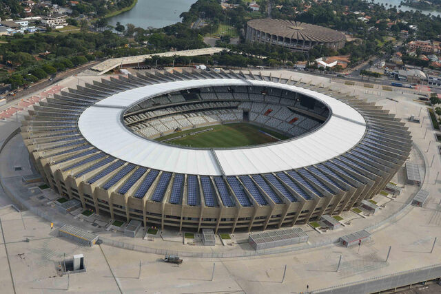 Datei:WM 2014 Stadion (1).jpg