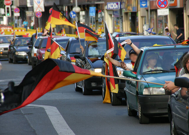 Datei:Autokorso.jpg