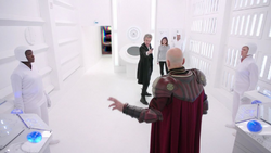 Hell Bent - El Doctor amenaza al General.png