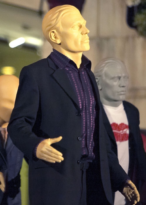 http://vignette2.wikia.nocookie.net/doctorwho/images/d/dd/Autons_large.jpg/revision/latest?cb=20130608140355&amp;path-prefix=ru