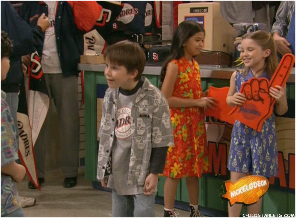 Image Foam Finger 49.jpg Drake and Josh Wiki FANDOM powered by Wikia