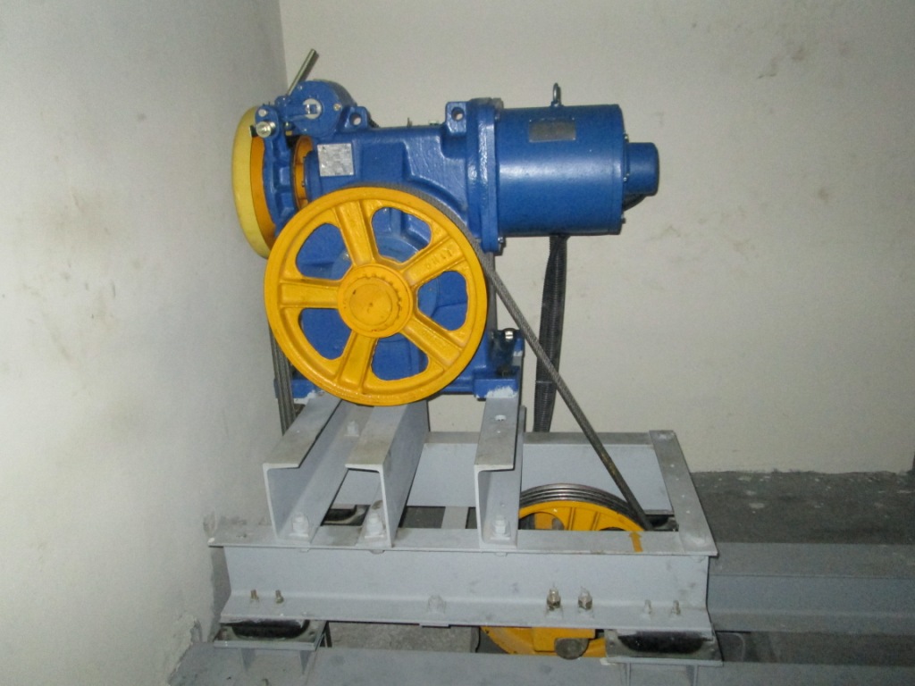 http://vignette2.wikia.nocookie.net/elevation/images/4/47/Sigma_elevator_gearless_traction_motor.JPG/revision/latest?cb=20131112002321