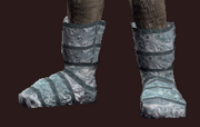 Valiant Thief's Chain Shoes (Equipped)