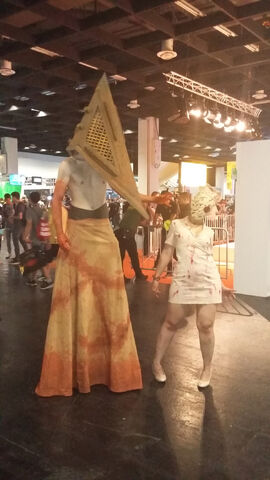 Fichier:Gamescom-2016-Cosplay-13.jpg