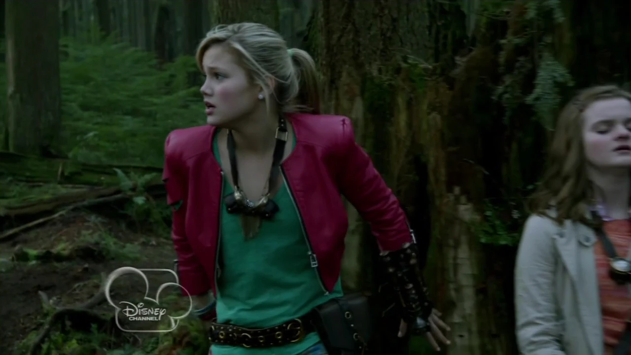 Image Girl Vs Monster 2012 720p HDTV h264OOO mkv 002410907.jpg