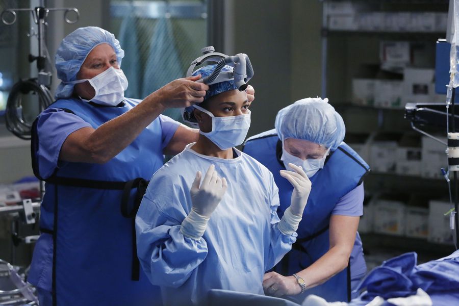 Grey S Anatomy Scrubbing Room Grey S Anatomy Scrubbing Room