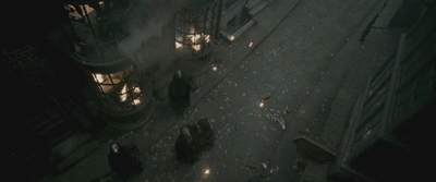 http://vignette2.wikia.nocookie.net/harrypotter/images/6/6c/Death_Eaters_Apparating_from_Diagon_Alley.gif/revision/latest?cb=20090228045615
