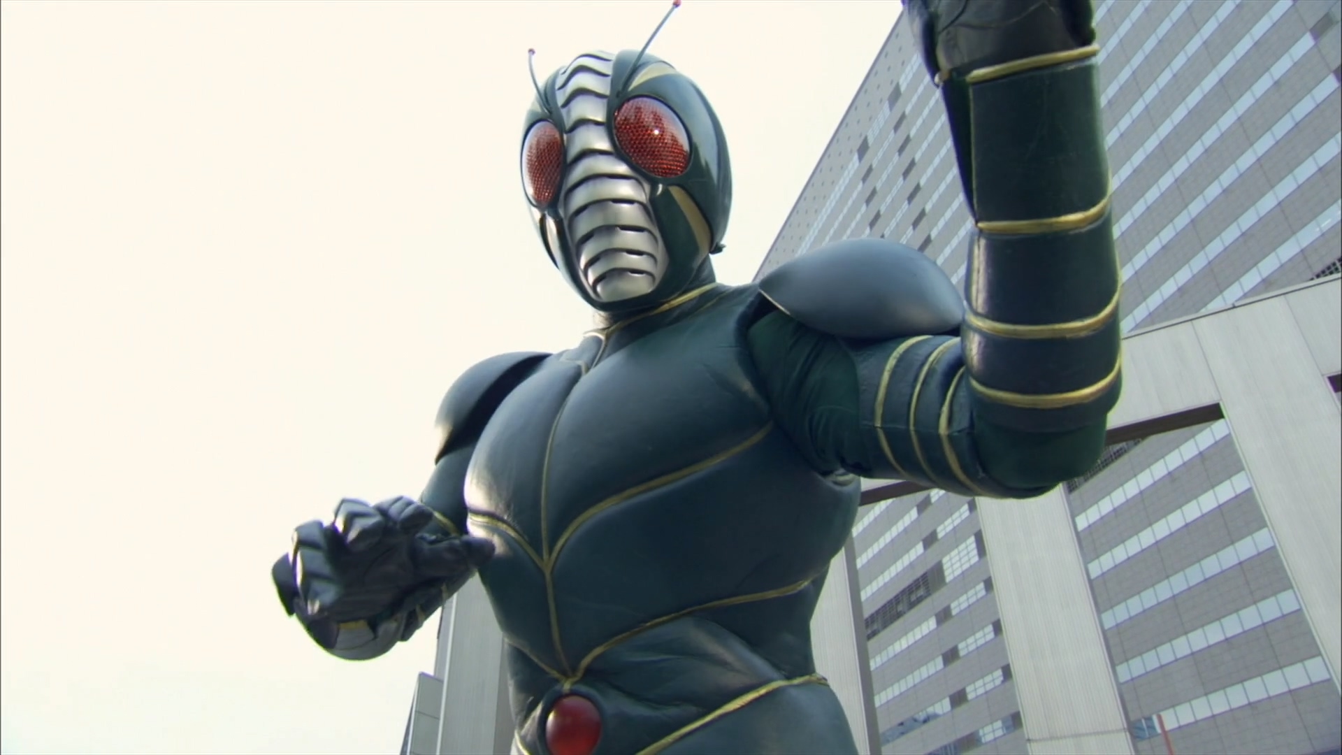 Kamen Rider ZO http://vignette2.wikia.nocookie.net/kamenrider/images/a/a5/ZO_(Let's_Go_Kamen_Riders).jpg/revision/latest?cb=20120613171526