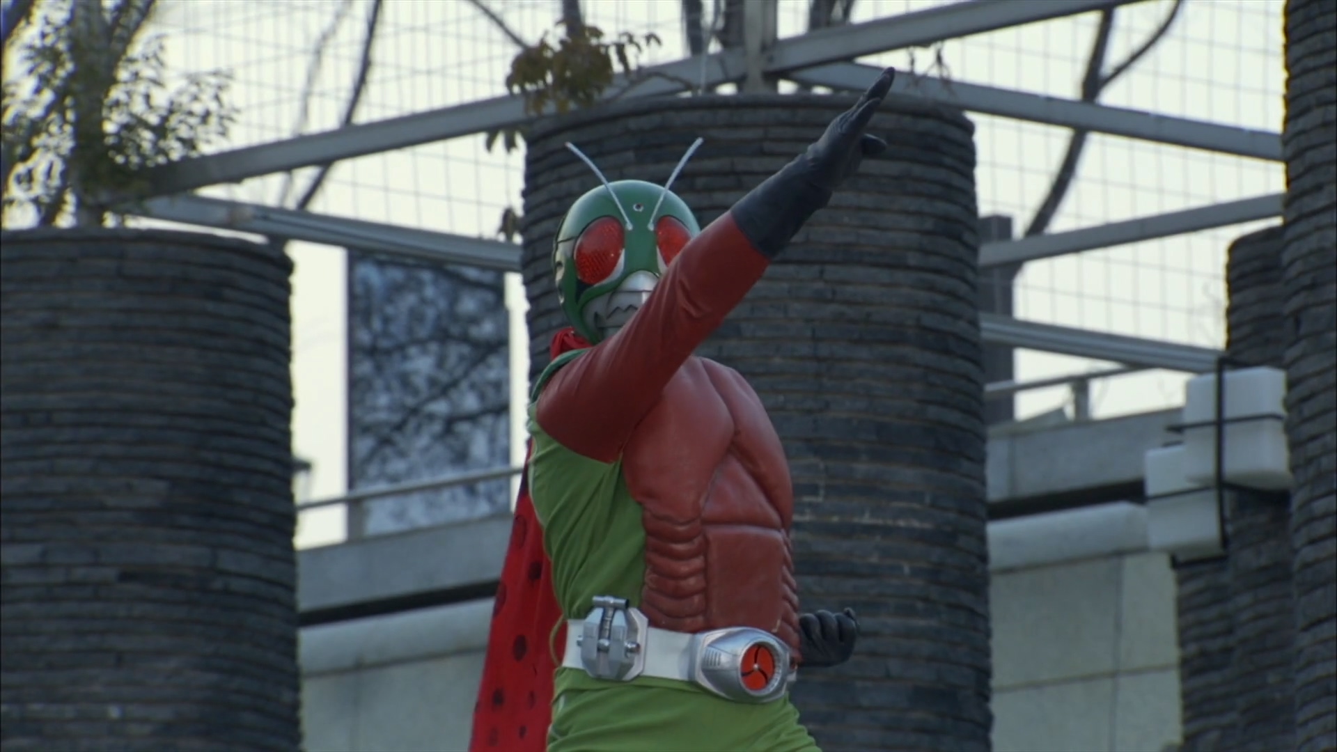 Kamen Rider Sky Rider http://vignette2.wikia.nocookie.net/kamenrider/images/b/b7/Skyrider_(Let's_Go_Kamen_Riders).jpg/revision/latest?cb=20120613170615