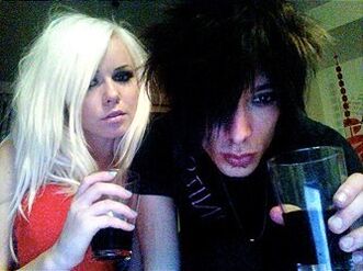 Who is kerli dating