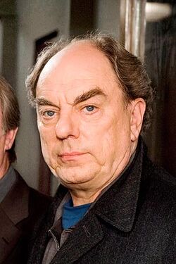 Alun Armstrong net worth