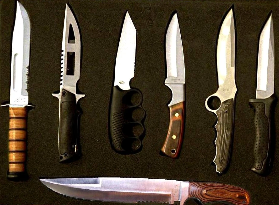 Locke's knives Lostpedia FANDOM powered by Wikia