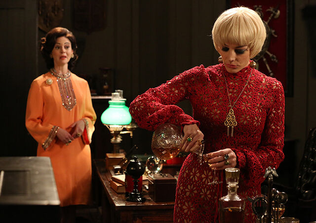 File:6x09 Megan's outfits (01).jpg