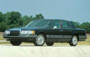 Lincoln Town Car 2