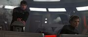 Riker steuert die Enterprise