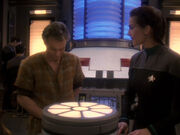 Jadzia erfährt von ihrer Hochzeit mit Worf