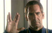 Archer vulcan salute, KirShara.jpg