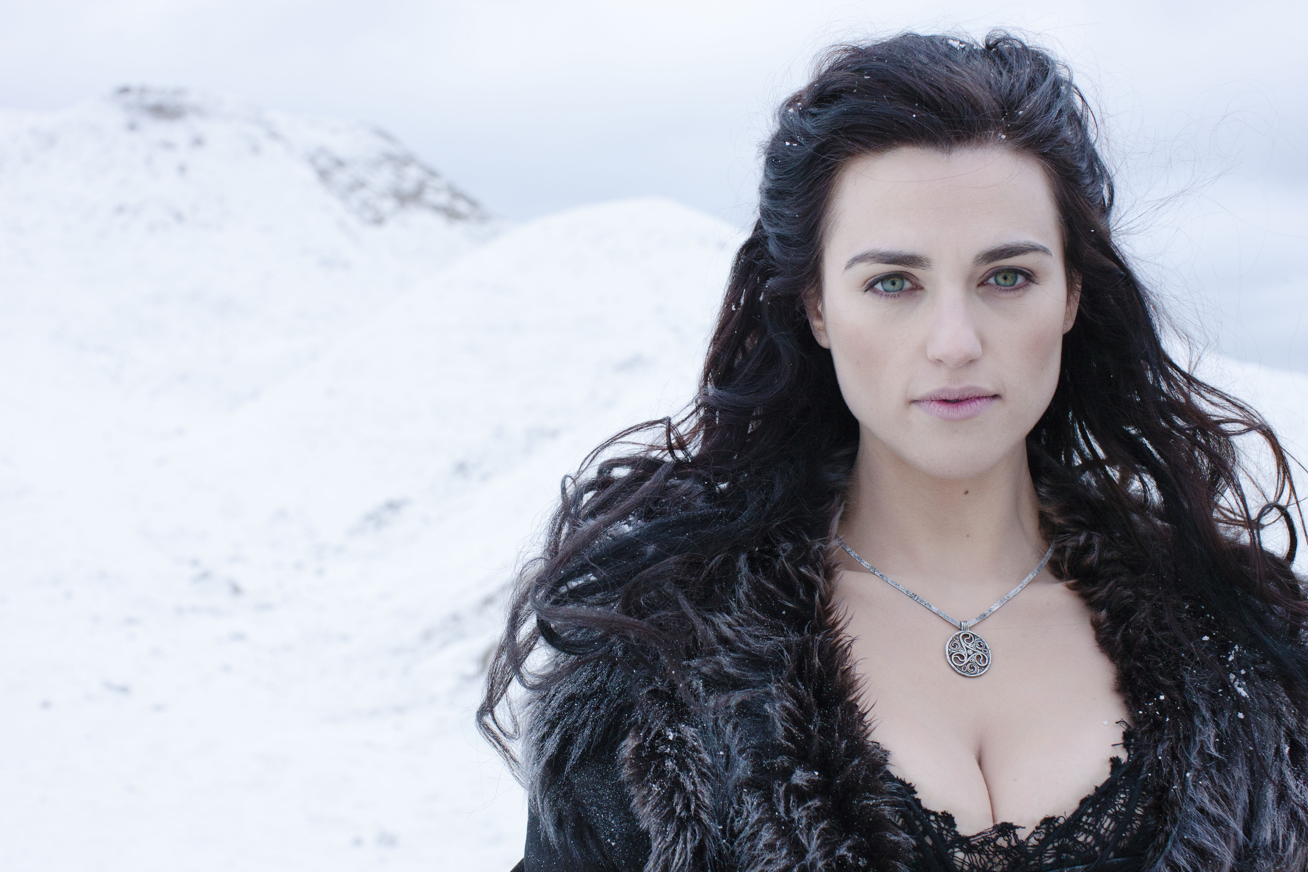 http://vignette2.wikia.nocookie.net/merlin1/images/8/85/Morgana_Katie_McGrath-14.jpg/revision/latest?cb=20120912222505