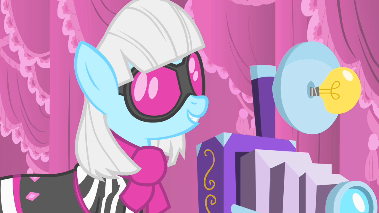 Photo_Finish_excited_S1E20.png
