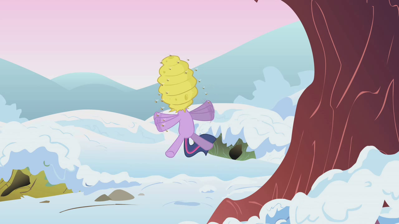 Beehive_lands_on_Twilight%27s_head_S1E11.png