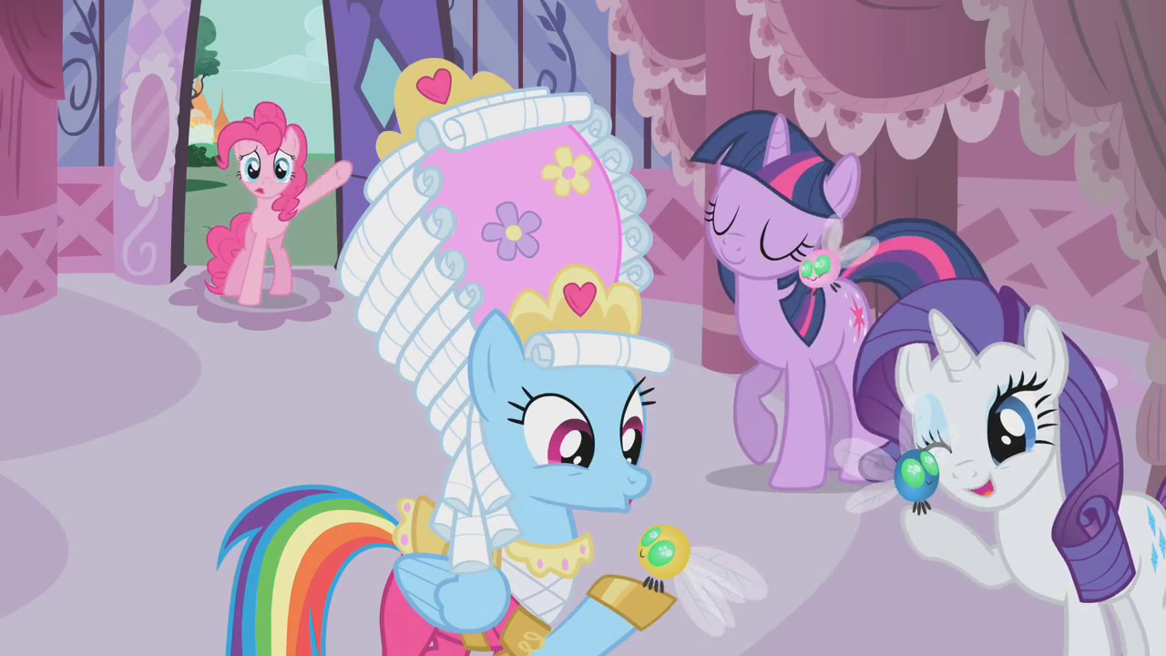 Pinkie_Pie_aghast_at_Rainbow_and_Rarity_receiving_Parasprites_S1E10.png