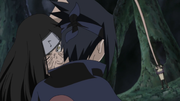 Orochimaru morde Sasuke.PNG