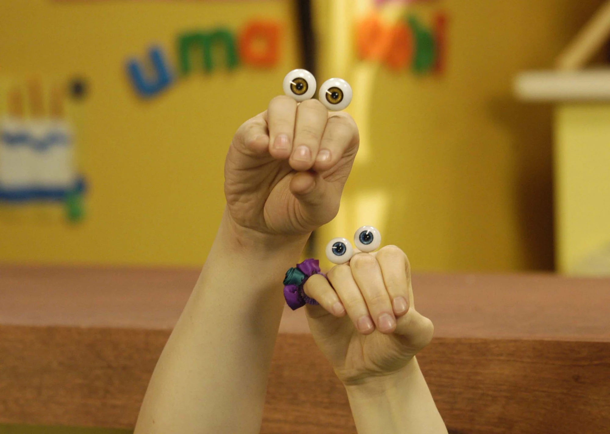 Image Noggin Oobi and Uma Hand Puppets Characters Nick Jr