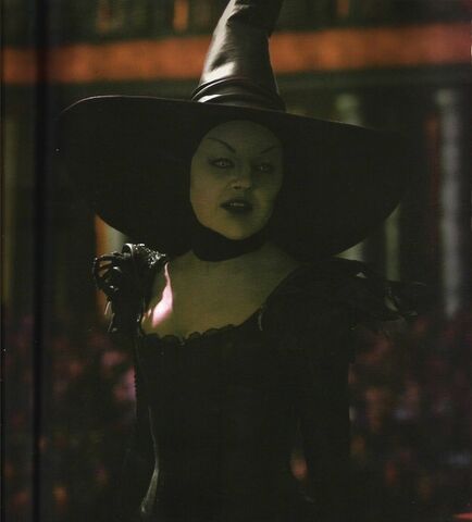 File:Wicked-2-600x663.jpg