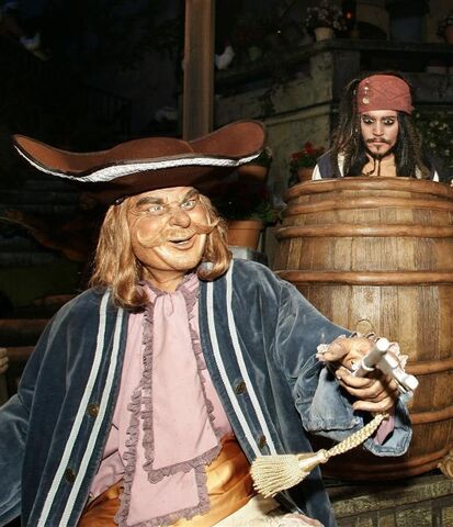 File:Piratehiding jack.jpg