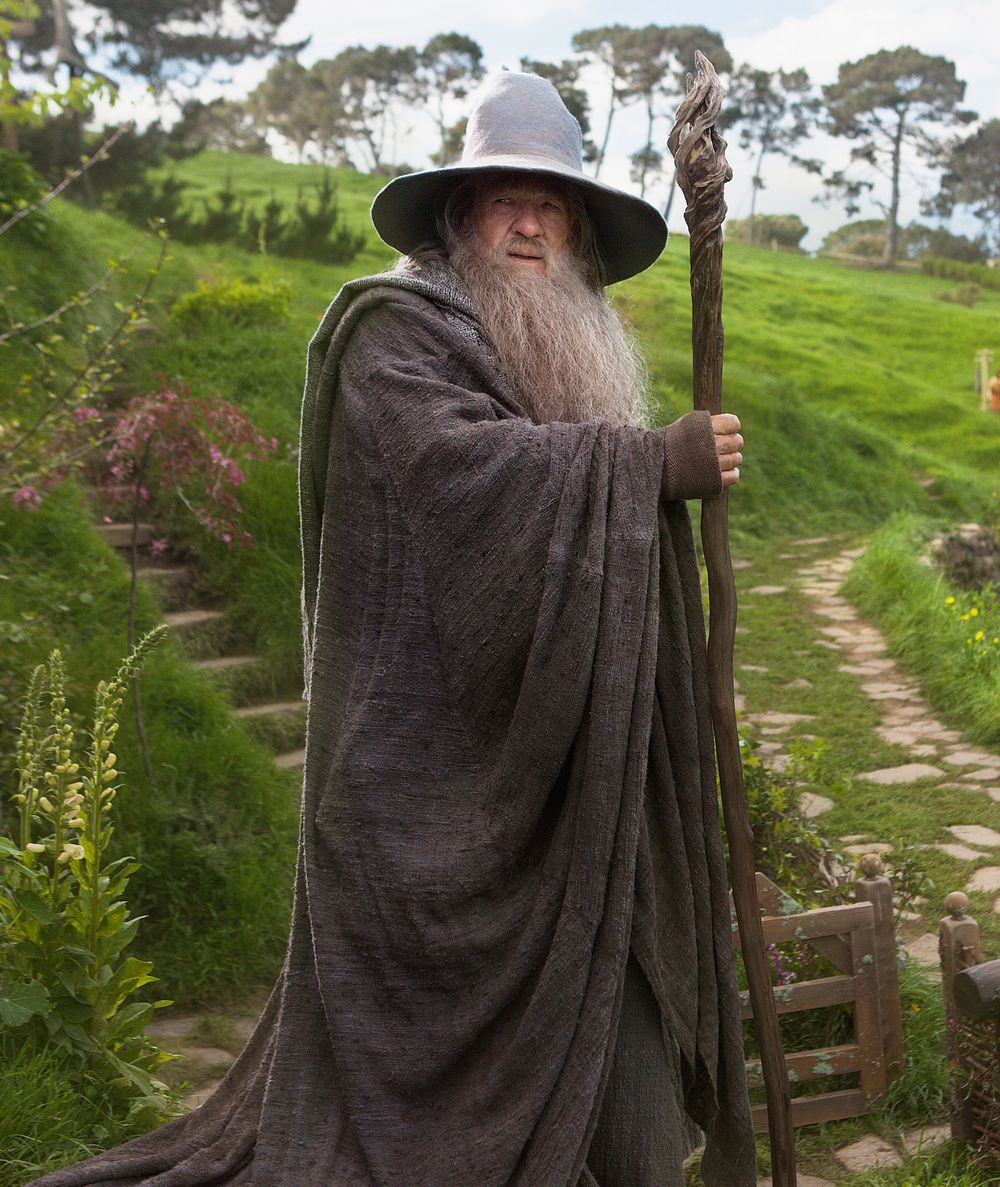 http://vignette2.wikia.nocookie.net/playstationallstarsbattleroyale/images/5/53/Ian-mckellen-gandalf-the-grey-the-hobbit-pic2.jpg/revision/latest?cb=20131024195737