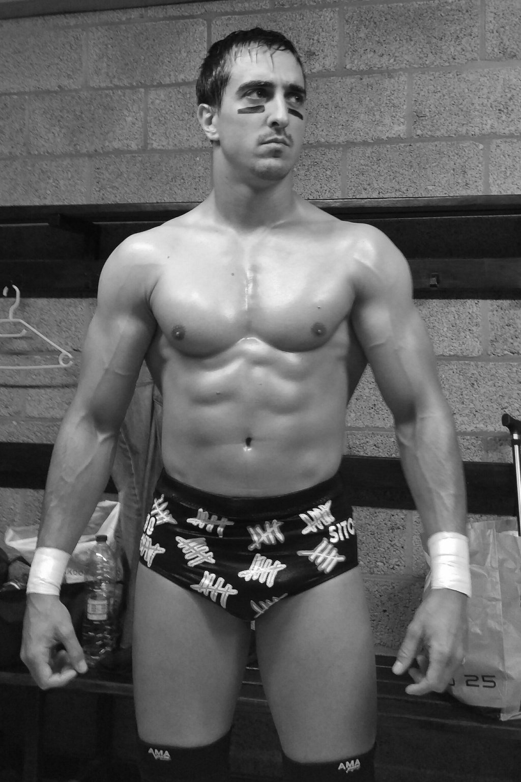 http://vignette2.wikia.nocookie.net/prowrestling/images/8/8f/Sitoci_2016.jpg/revision/latest?cb=20160329063733