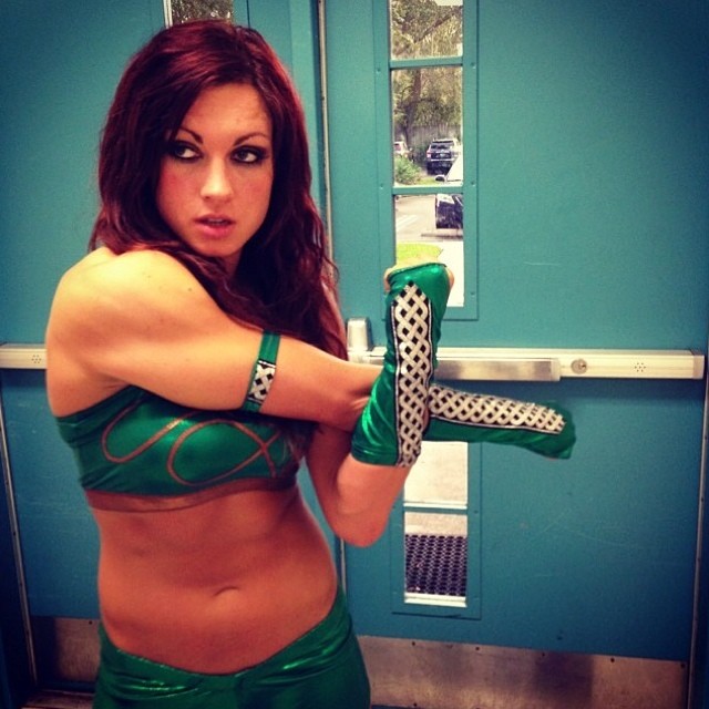 http://vignette2.wikia.nocookie.net/prowrestling/images/b/bf/Becky_Lynch_Backstage.jpg/revision/latest?cb=20140713224015