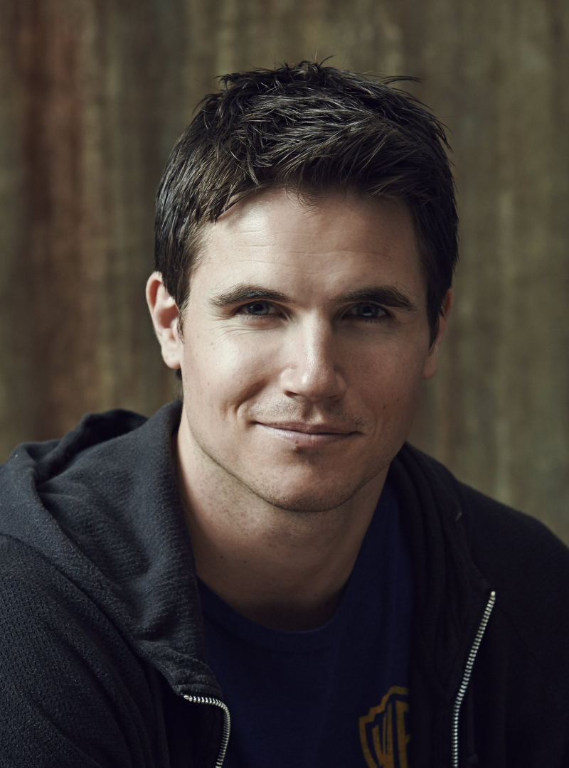 Robbie Amell Revenge ABC Wiki FANDOM powered by Wikia