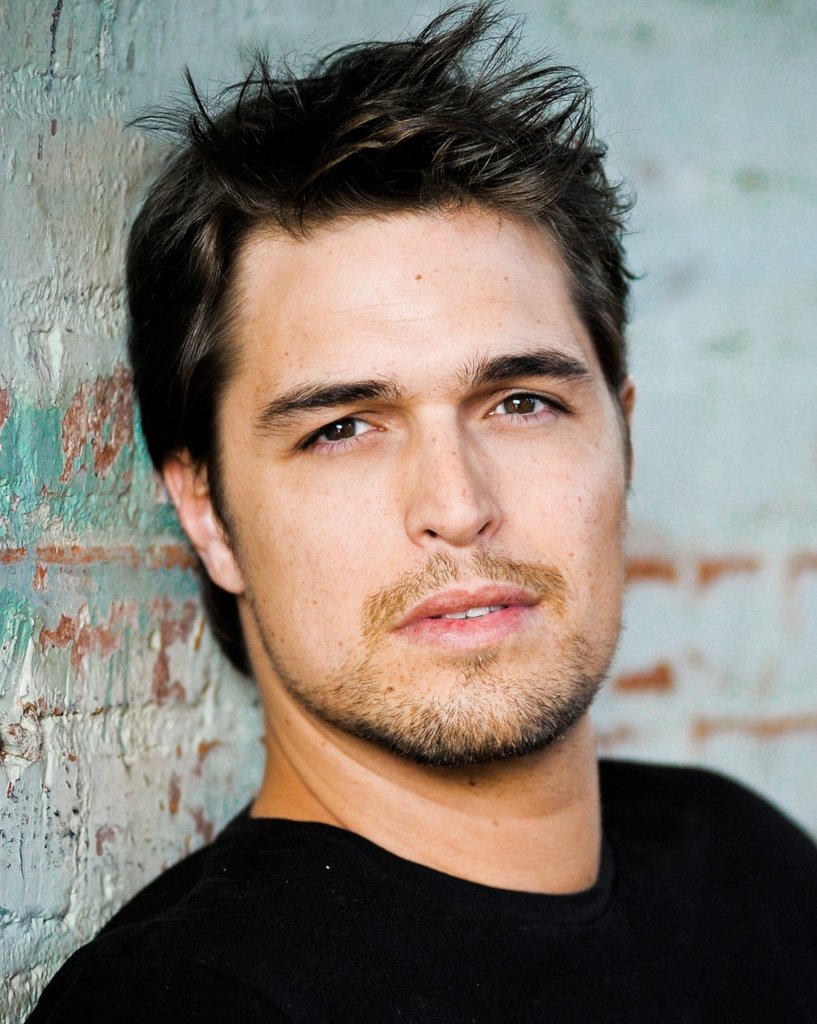 Resultado de imagem para Diogo Morgado