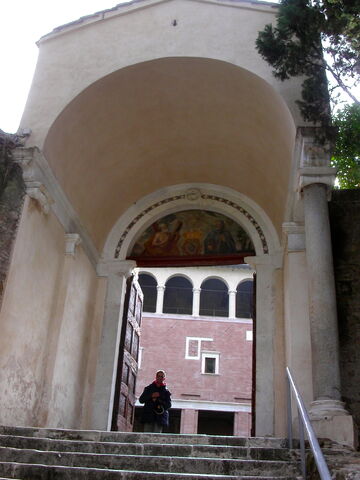 File:2011 Saba entrance.jpg